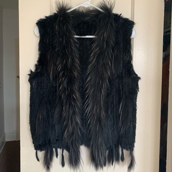 Real Rabbit Fur vest with Raccoon collar - Picture 5 of 7